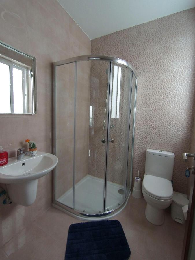 F7 Room 2, Private Bedroom Two Single Beds Shared Bathroom In Shared Flat Msida Exterior foto